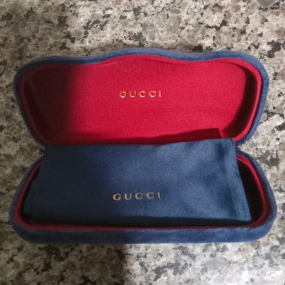 Gucci glasses case + dust bag